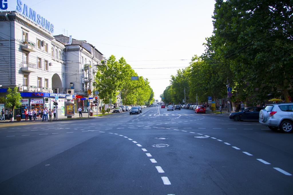 City Centre Apartments By Picnic Jerevan Exteriör bild