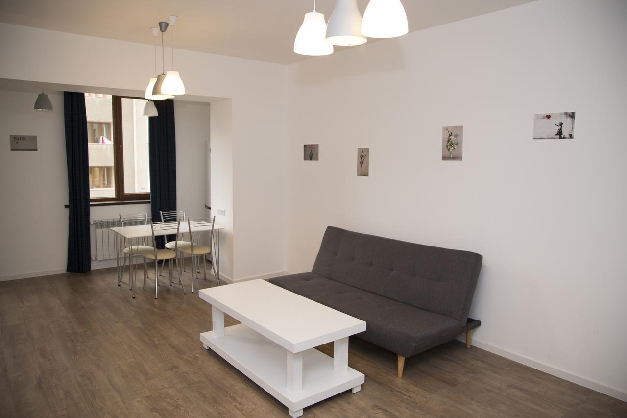 City Centre Apartments By Picnic Jerevan Exteriör bild